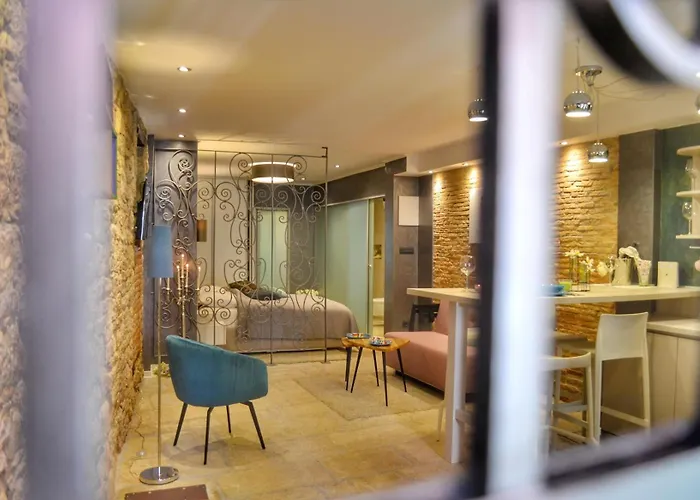 Eleven * Ρόβινι